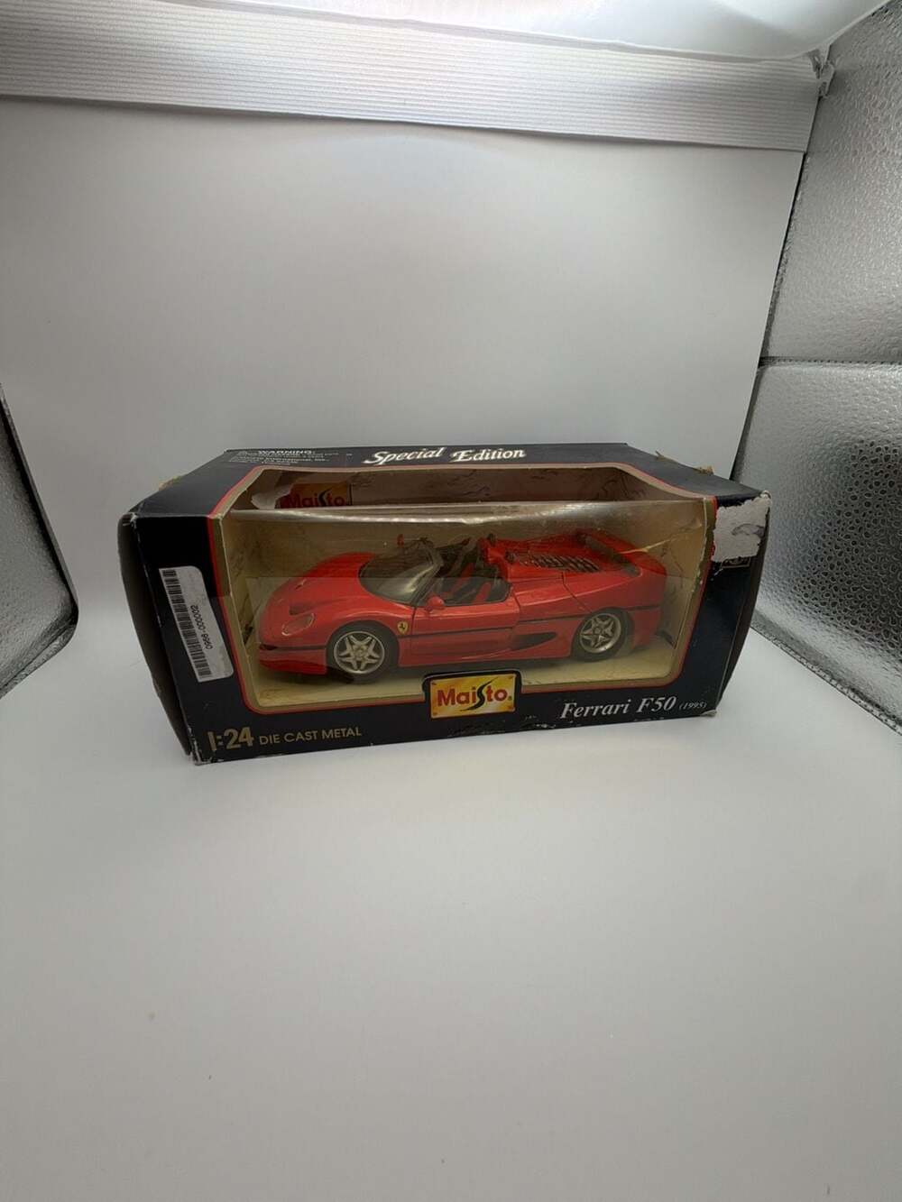 Maisto Special Edition 1995 Ferrari F50 Die Cast Metal 1:24 Scale Model Car